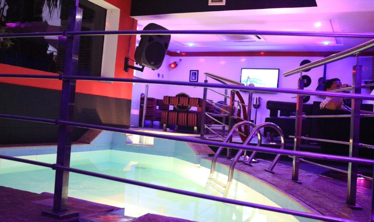 The Crib Lifestyle Hotel Port Harcourt Exteriör bild